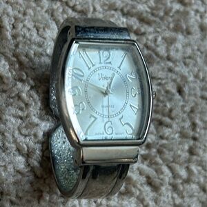 Vivani women’s vintage silver bangle‎ bracelet watch one size extends